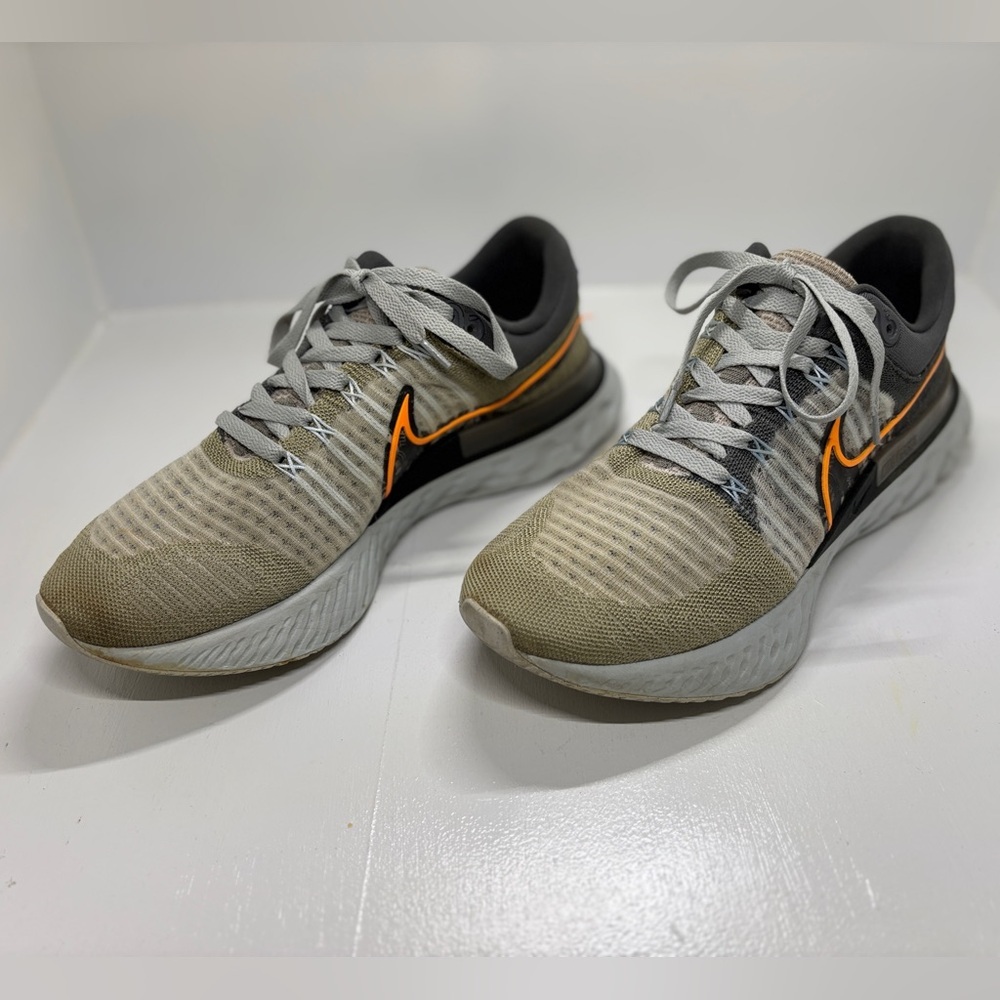 Nike React Infinity Run Flyknit 2 Men’s Size 11 Light Bone/Gray Running Shoes - Picture 2 of 11